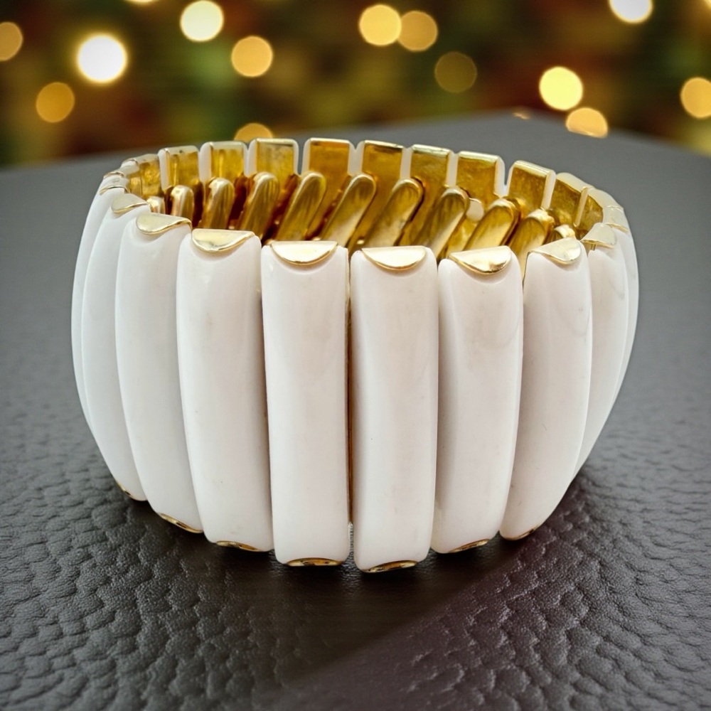 HONG KONG VINTAGE BRACELET